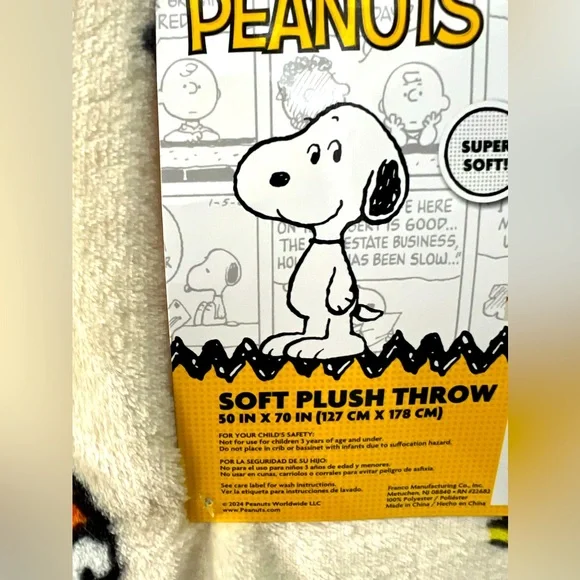 Snoopy plush throw , fall wearing a puffer jacket ! - Picture 4 of 4